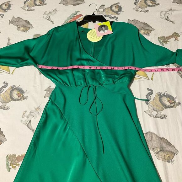 Cushnie x Target NWT dress Emerald Green Asymmetrical Long SLeeve Size 6 - Picture 5 of 9